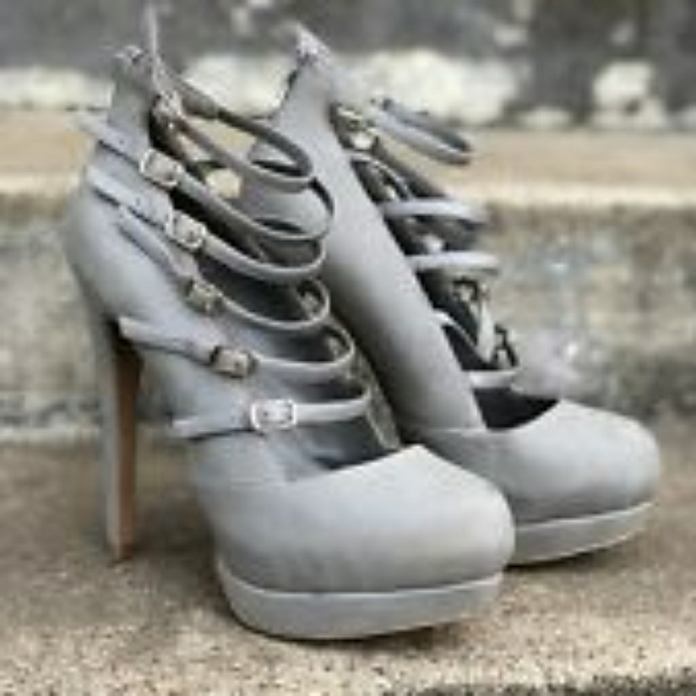 **SOLD**Aldo Gray Pumps